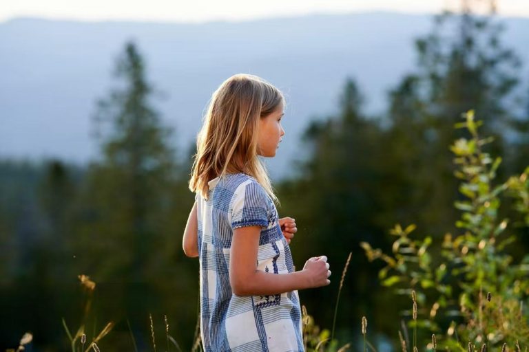 525933cb641049569dbbe8fdbd86b1d15noop51 768x512 - 重度抑郁女儿被成功拯救，如何化解了她心中的自卑？