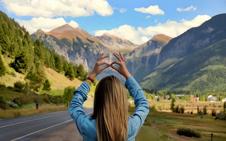 525933cb641049569dbbe8fdbd86b1d15noop115 768x480 - 为什么女儿会抑郁偏执？父母正确引导的方法