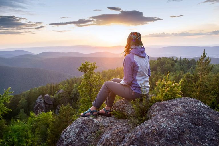 197 768x512 - 温顺女儿突然抑郁发作的真相？父母不知道的2个教育误区