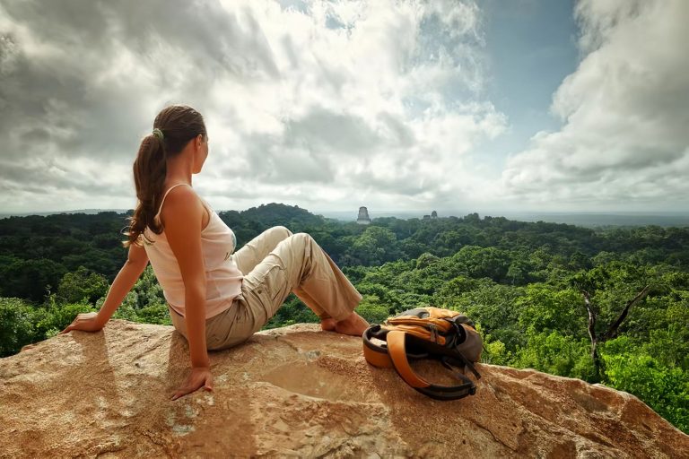 201 768x512 - 抑郁儿子不断退缩让父母崩溃？这4个信号父母不能忽视