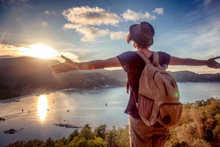 204 768x512 - 聪慧女儿突然抑郁自卑的真相？父母忽视的4个教育误区