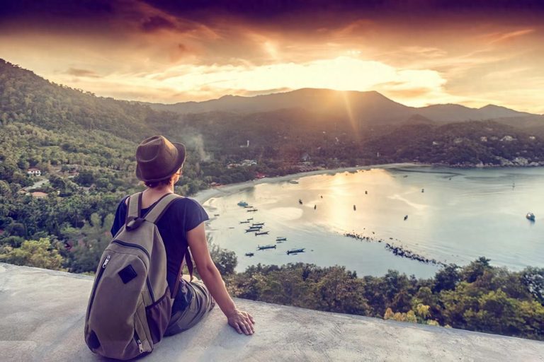 207 768x512 - 女儿抑郁恐惧害怕接触，父母这2种做法让她找回安全感