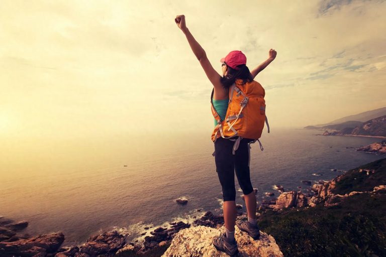 215 768x512 - 女儿抑郁叛逆变成面无表情，父母掌握3种方式她恢复温柔