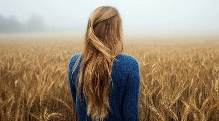 348 768x426 - 女儿抑郁自卑，并非一无是处，而是长期打击让她不敢抬头